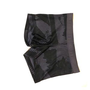 UNDER ARMOUR compression heat gear shorts